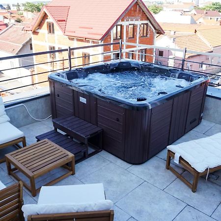 Hotel Fantazia Oradea Luaran gambar